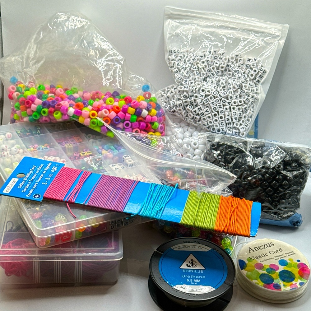 BEAD BRACELET MAKING KIT🫧
